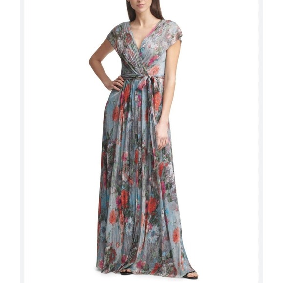 Eliza J Dresses & Skirts - Eliza J Metallic Floral Pleated Cap Sleeve Dress Size 10